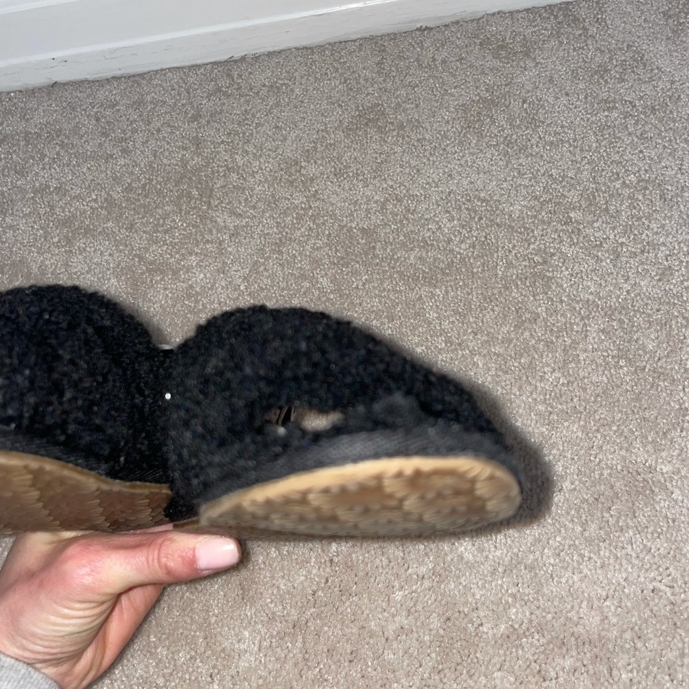 UGG Slippers - Picture 4 of 8
